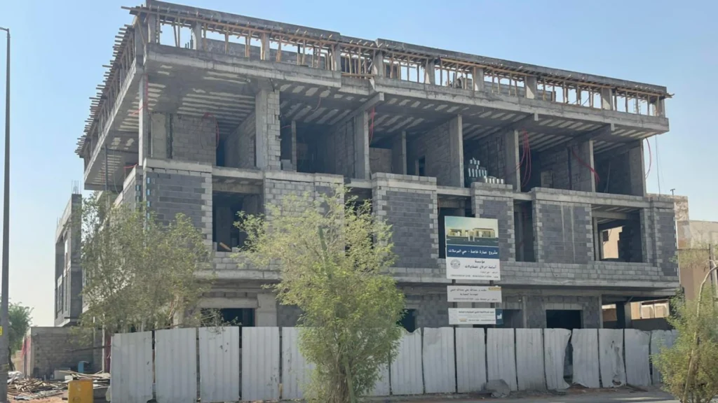 دراسة المخططات وتجهيز الموقع